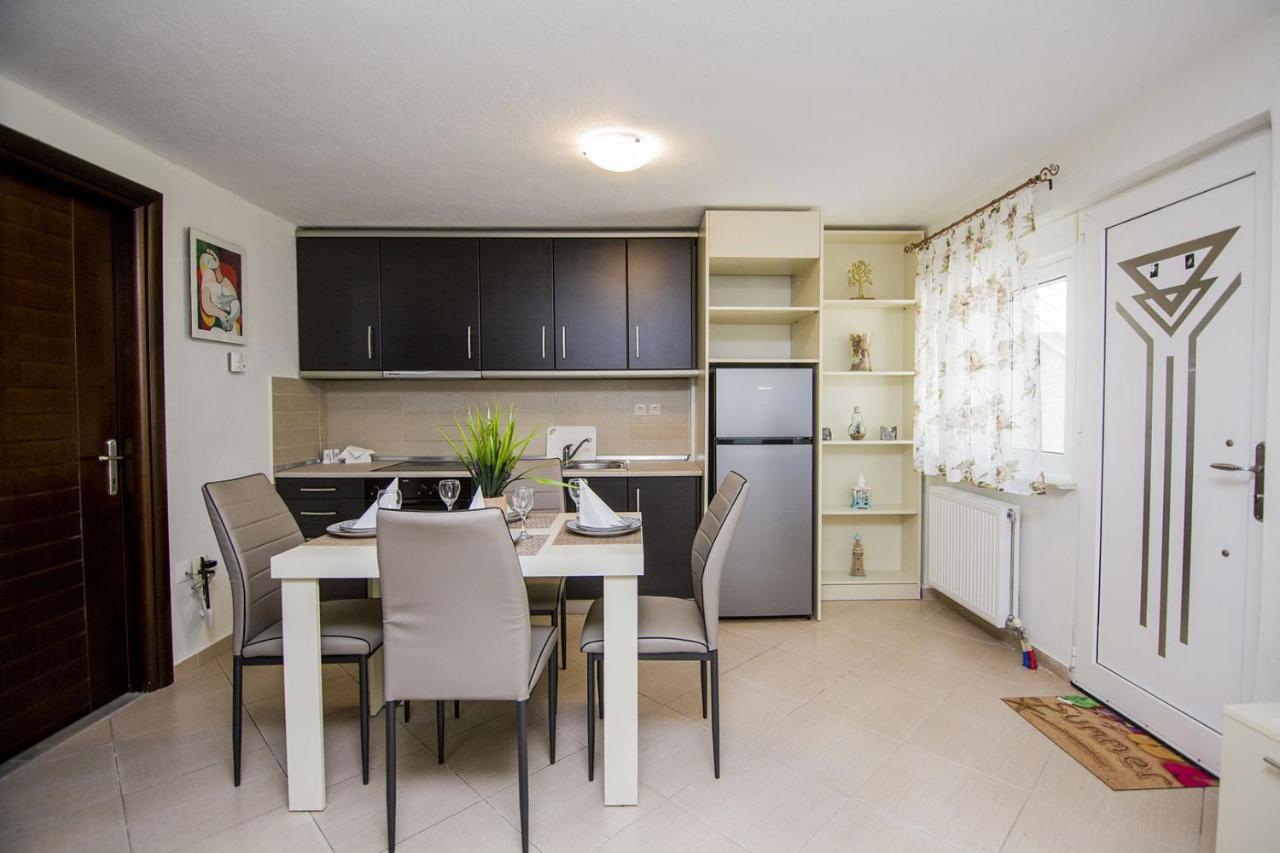 Kasta Bnb Офринион Екстериор снимка